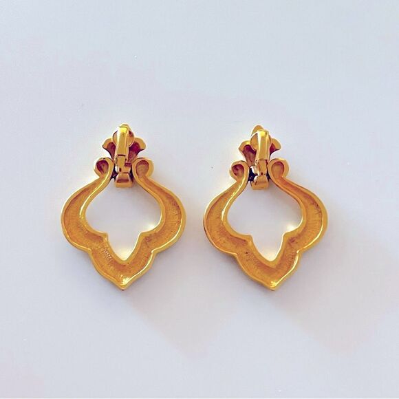 Vintage Matte Gold Door Knocker Earrings - Picture 4 of 5